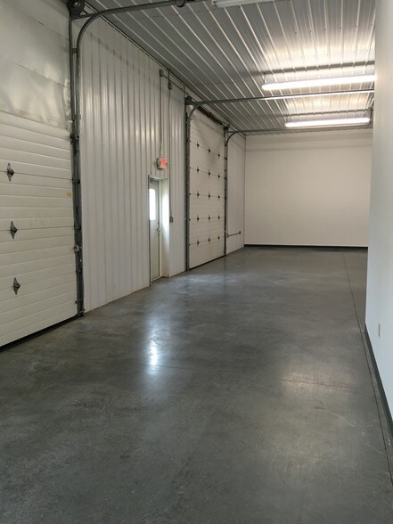 More Photos Of 4655 Middle Rd, Columbus Warehouse For Lease