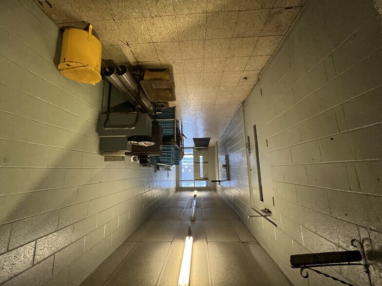 More Photos Of 152 Iodent Way, Elizabethton Warehouse For Lease