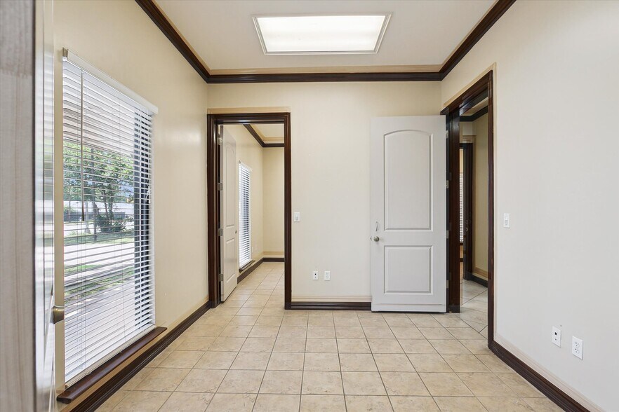 More Photos Of 3403 N Beach St, Fort Worth Medical For Lease