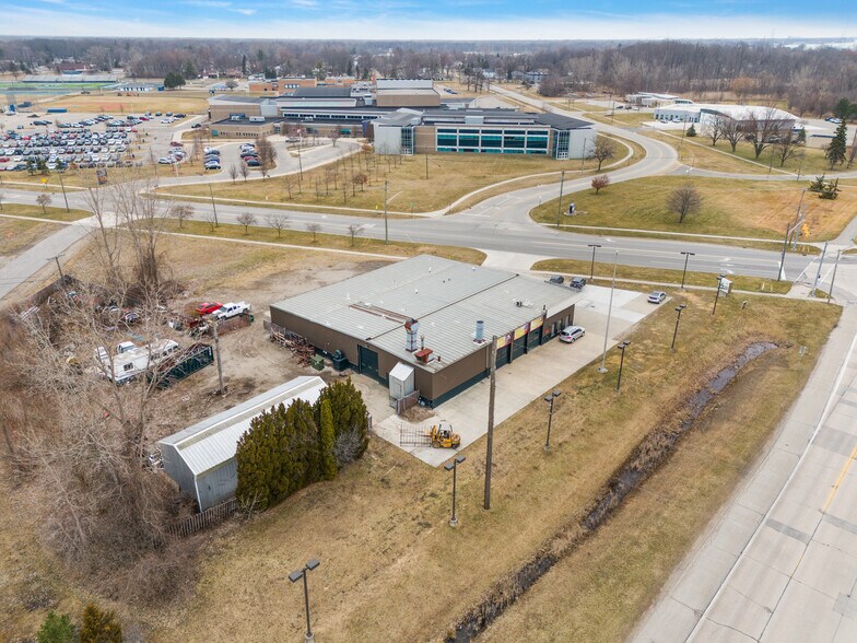 More Photos Of 500 E Huron Blvd, Marysville Auto Repair For Sale