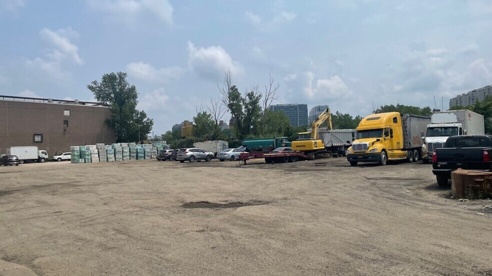 More Photos Of 127-40 Willets Point Blvd, Flushing Land For Lease