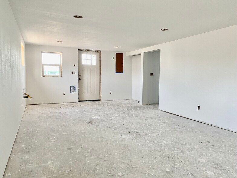 More Photos Of , Lincoln City Unknown For Sale