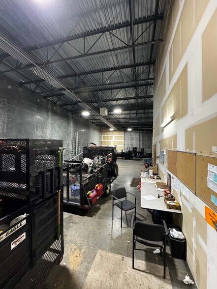 More Photos Of 12055 NE Glenn Widing Dr, Portland Warehouse For Lease