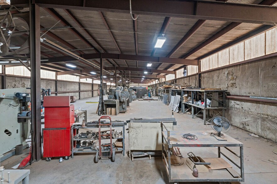 More Photos Of 3917 Clovis Rd, Lubbock Warehouse For Lease