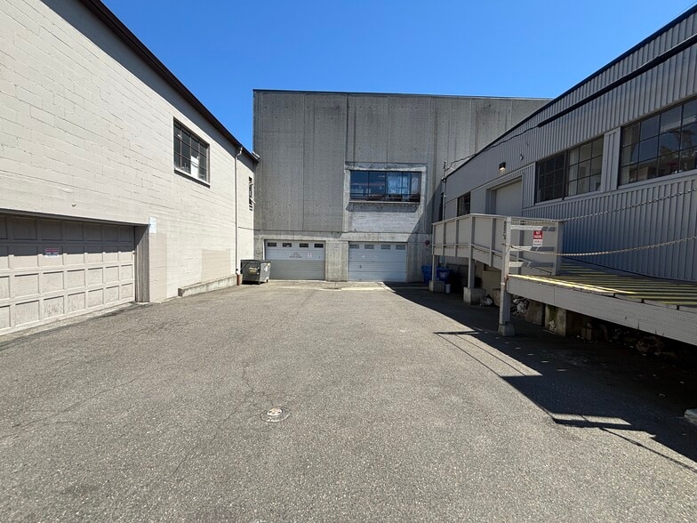 More Photos Of 3415 Stone Way N, Seattle Warehouse For Lease