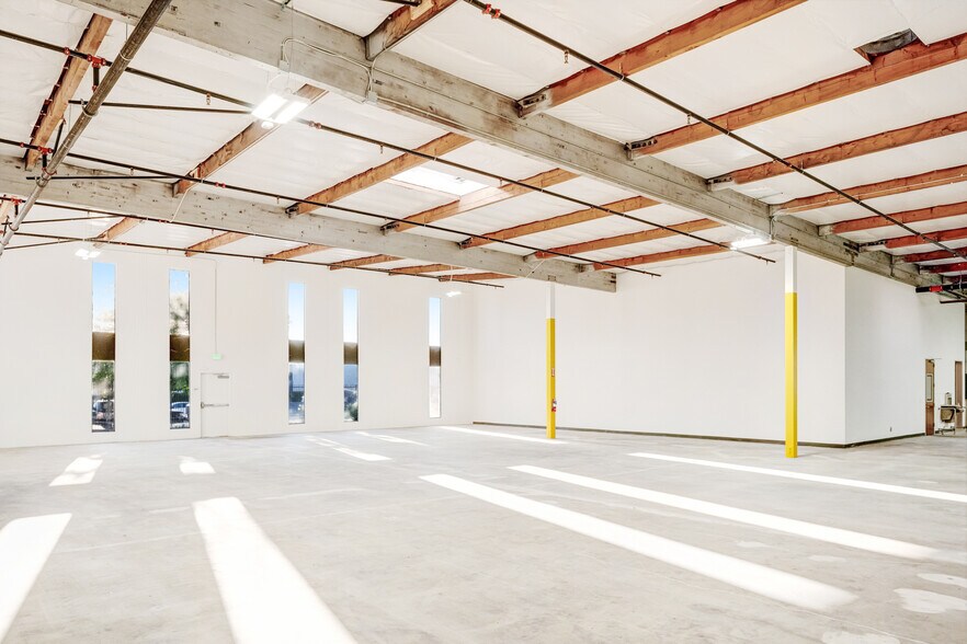 More Photos Of 7101 Case Ave, North Hollywood Warehouse For Lease