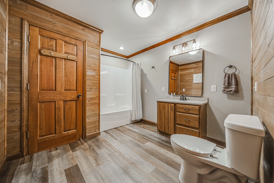 More Photos Of 23095 Buena Vista Rd, Rockbridge Apartments For Sale