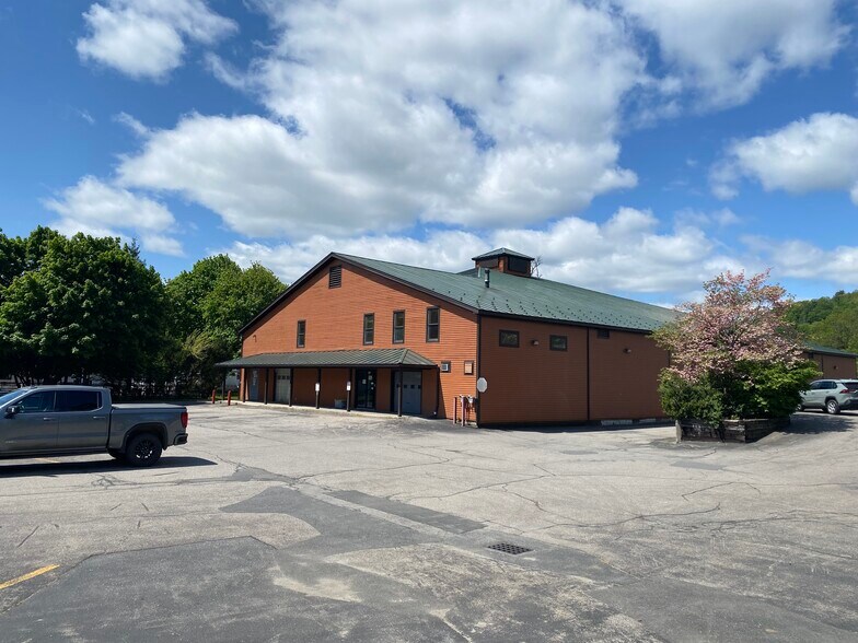 More Photos Of 895-897 Putney Rd, Brattleboro Storefront For Lease