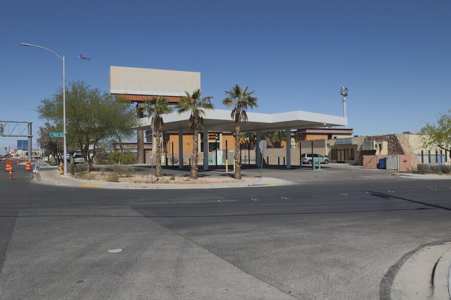 More Photos Of 4990 Paradise Rd, Las Vegas Service Station For Lease