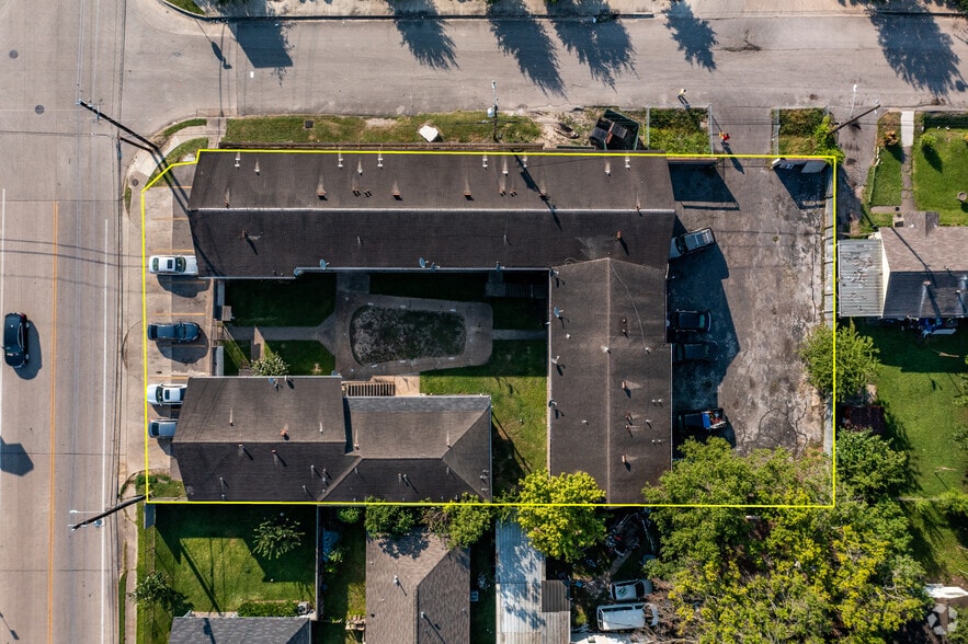 More Photos Of 4706 Yellowstone Blvd, Houston Apartments For Sale