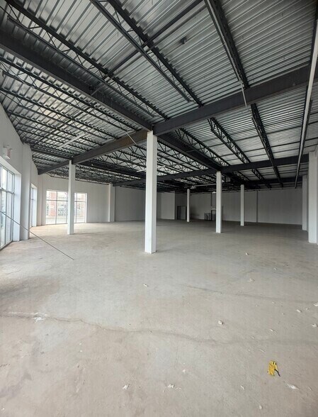 More Photos Of 441 Northfield Ave, Staten Island General Retail For Lease