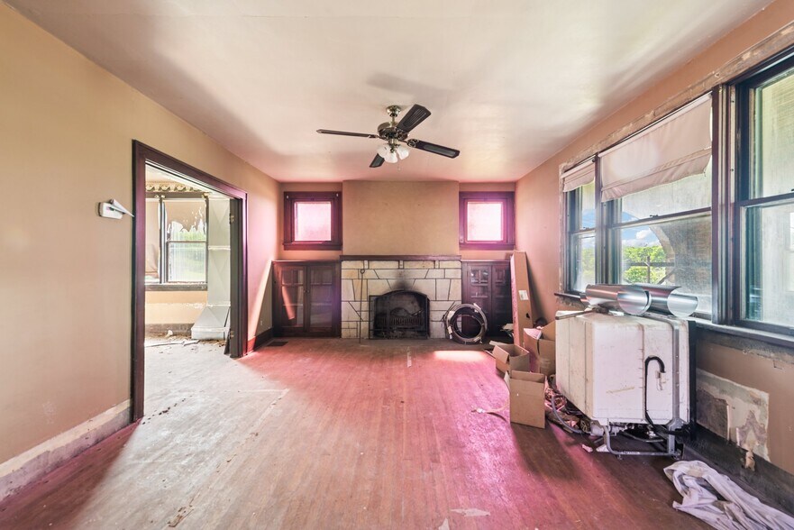 More Photos Of 920 Washington Rd, Washington Office For Sale