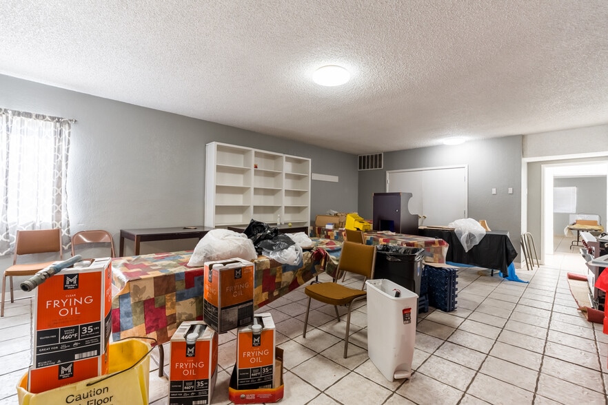 More Photos Of 1809 34th St, Lubbock Religious Facility For Sale