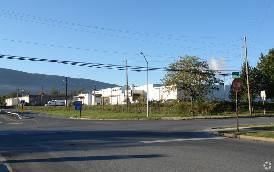 More Photos Of 120 E Walnut St, Lock Haven Supermarket For Sale