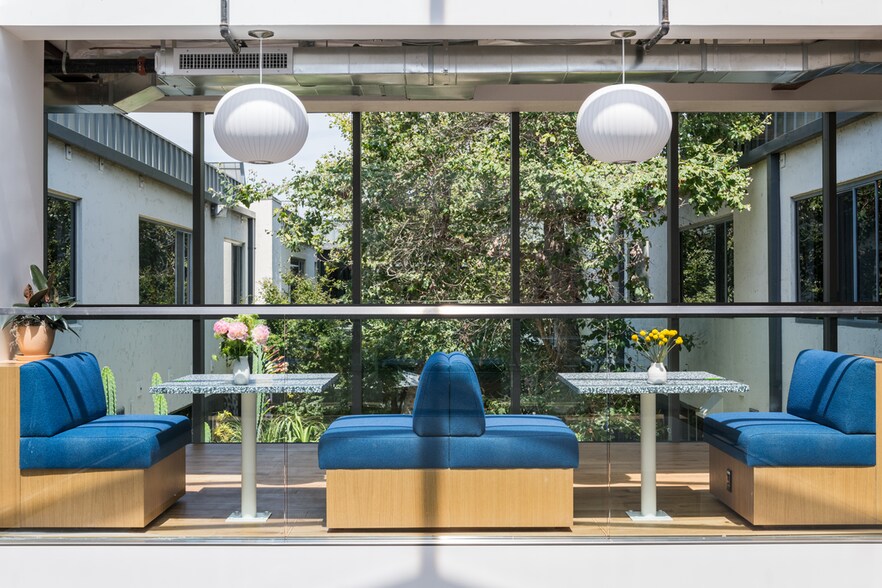 More Photos Of 3000 W Olympic Blvd, Santa Monica Office For Lease