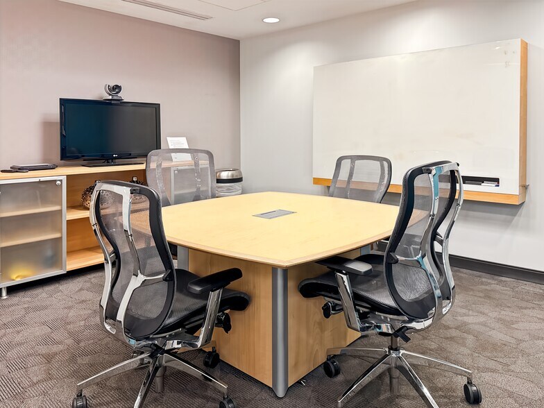 More Photos Of 8403 Colesville Rd, Silver Spring Coworking Space
