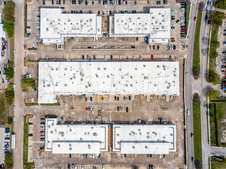 More Photos Of 8901-8933 Interchange Dr, Houston Unknown For Lease