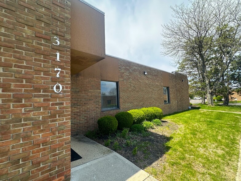 More Photos Of 3160-3162 Presidential Dr, Fairborn Unknown For Lease