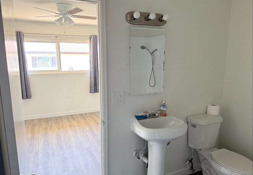 More Photos Of 419 N Tustin Ave, Anaheim Apartments For Sale