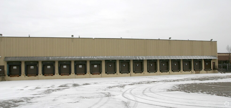 More Photos Of 7300 N Northland Dr, Brooklyn Park Warehouse For Lease