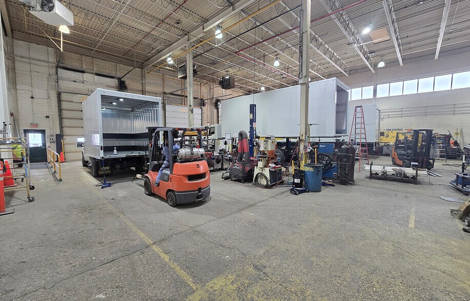 More Photos Of 1601 Church Ave, Winnipeg Warehouse For Lease