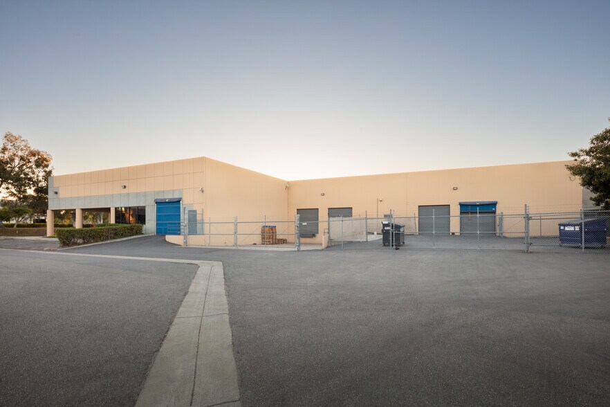 More Photos Of 2630 Business Park Dr, Vista Manufacturing For Sale