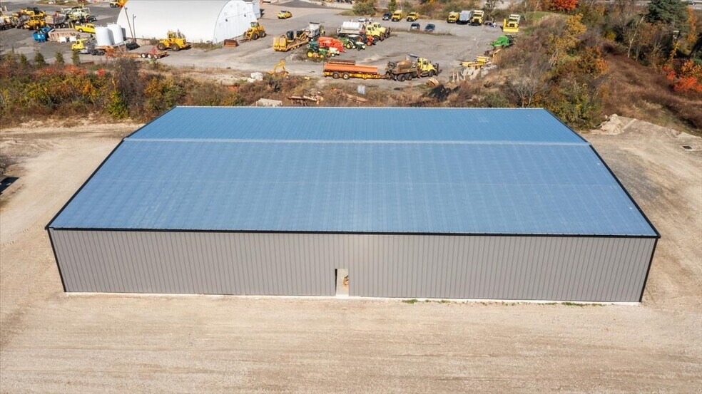More Photos Of 15 Technology Dr, Auburn Warehouse For Lease