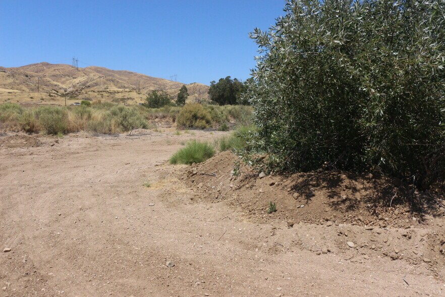 More Photos Of 15270 Sierra Hwy, Santa Clarita Land For Sale