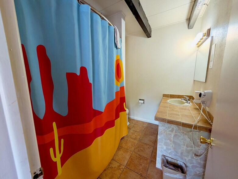 More Photos Of 166 S 400 E, Moab Hotel For Sale