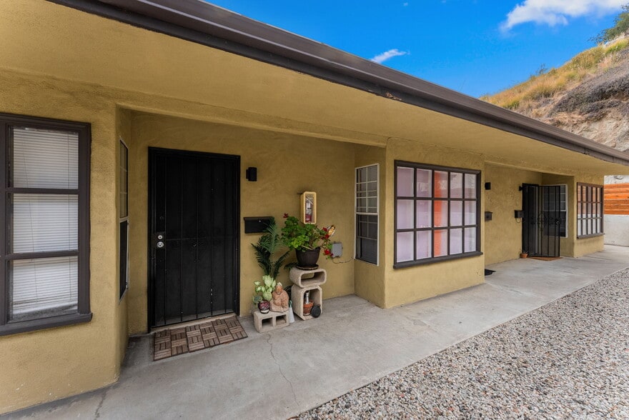 More Photos Of 3206-3216 Reynard Way, San Diego Apartments For Sale