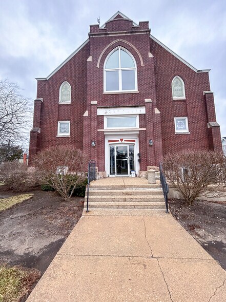 More Photos Of 30 N Lincoln St, Batavia Office For Lease