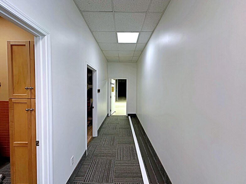 More Photos Of 195 Mackay Cres, Fort McMurray Warehouse For Sale