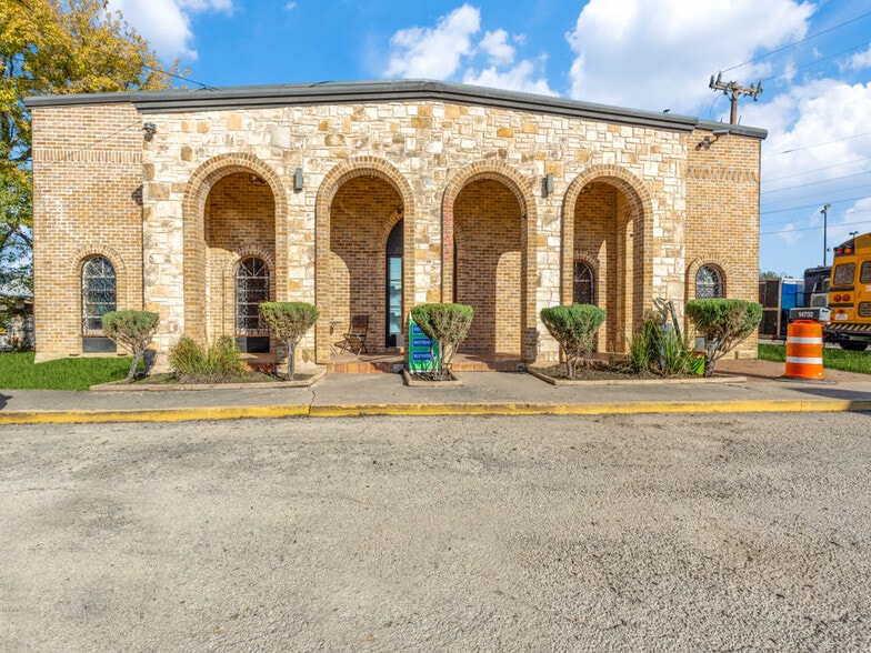 More Photos Of 14732 Bulverde Rd, San Antonio Warehouse For Sale