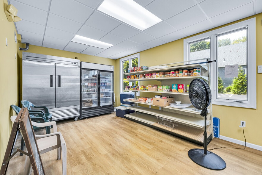 More Photos Of 93 Elm St, Old Saybrook Restaurant For Sale