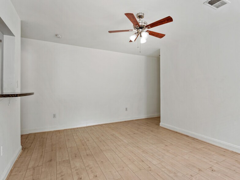 More Photos Of 1223 N St NW, Washington Apartments For Sale