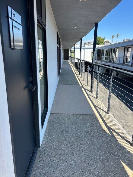 More Photos Of 1510-1512 11th St, Santa Monica Telecom Hotel Data Hosting For Lease