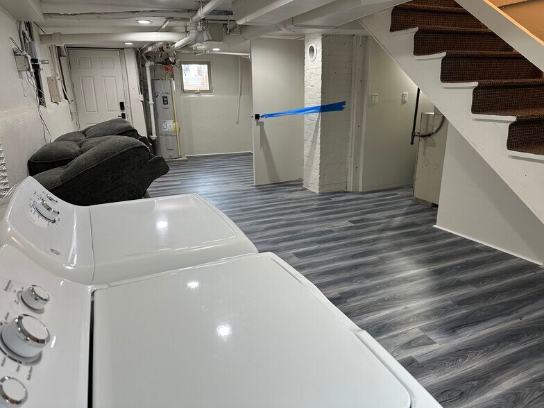 More Photos Of 1705 Commercial St SE, Salem Office Residential For Sale