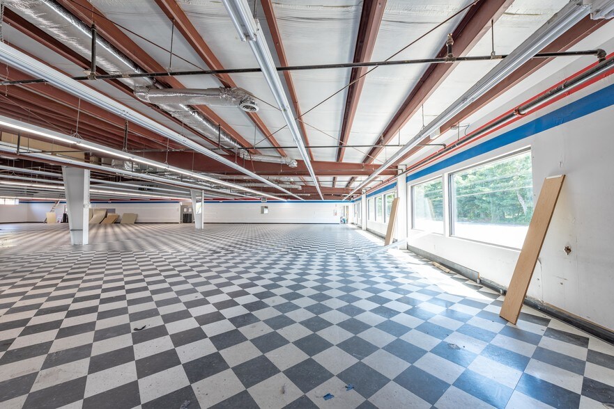 More Photos Of 3074 Cranberry Hwy, East Wareham Freestanding For Lease