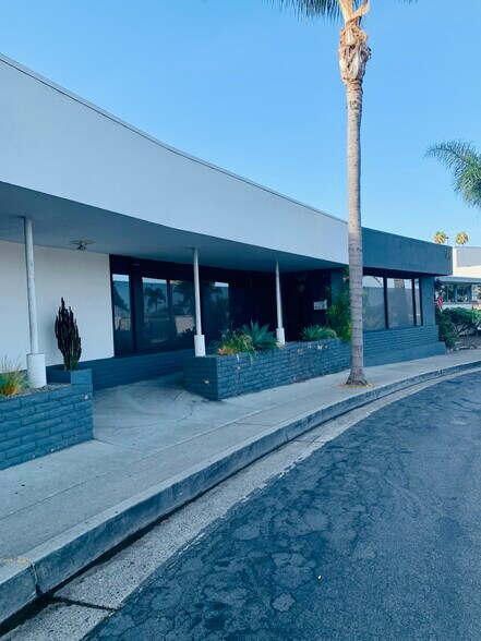 More Photos Of 146-152 Calle De Los Molinos, San Clemente General Retail For Lease
