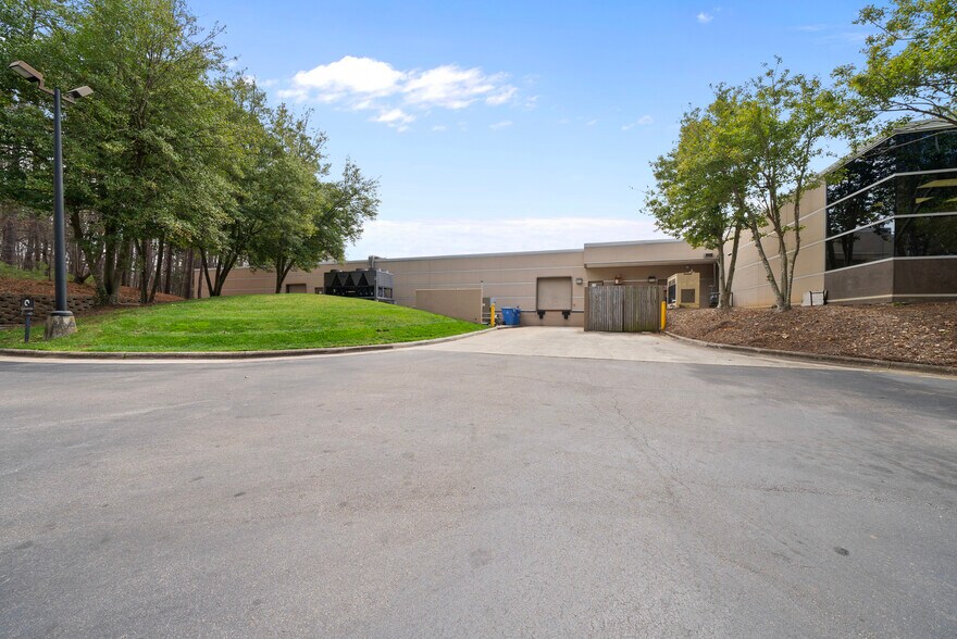More Photos Of 301 Gregson Dr, Cary Research And Development For Sale
