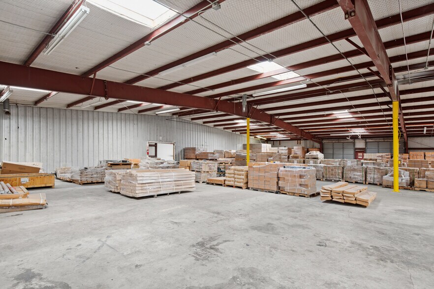 More Photos Of 9300 Brown Ln, Austin Warehouse For Lease