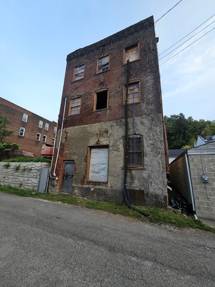 More Photos Of 1239 Welser Way, Pittsburgh Warehouse For Sale