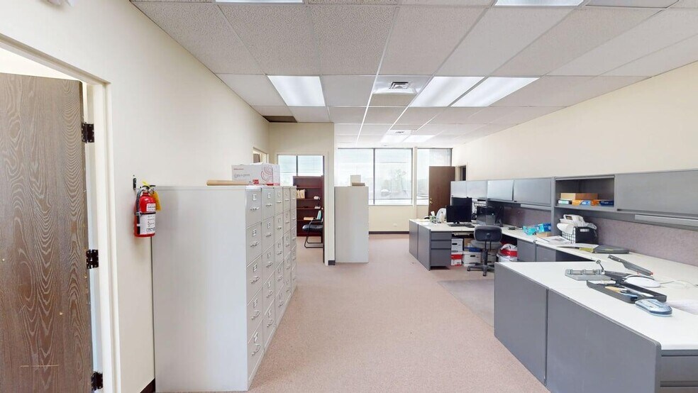 More Photos Of 1235 E Davis, Arlington Heights Office For Lease