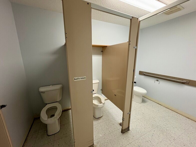 More Photos Of 615 Beardsley St, Boyne City Office For Sale