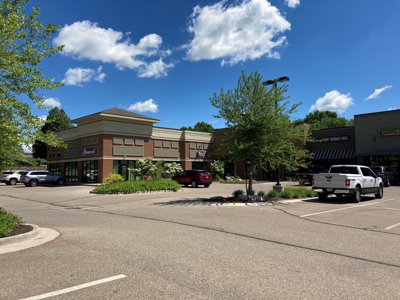 More Photos Of 820 Forest Hill Ave SE, Grand Rapids Storefront For Lease