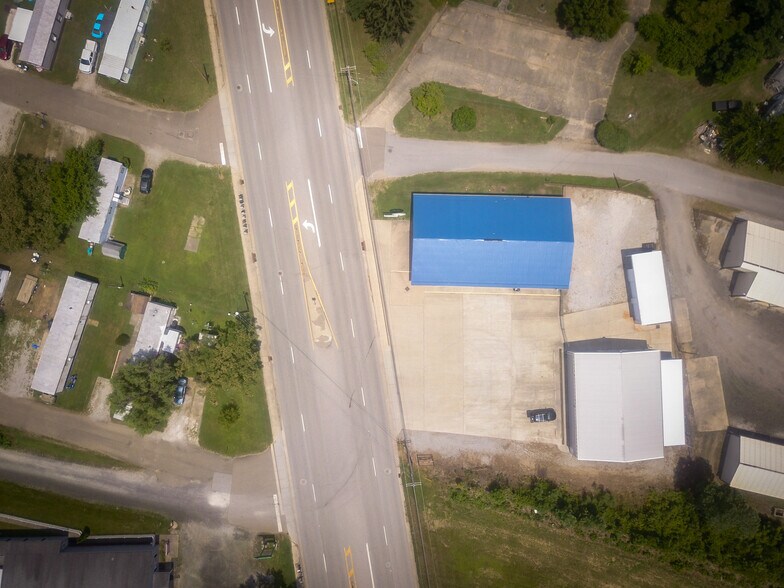 More Photos Of 27425 State Route 7, Marietta Auto Repair For Lease