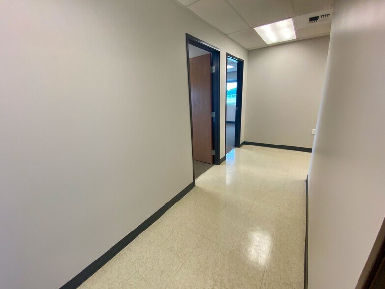 More Photos Of 401 5th Street SE, Tioga Industrial For Sale