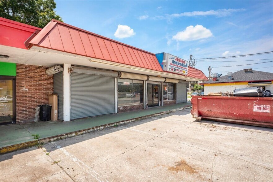 More Photos Of 20 E 9th St, Jacksonville Freestanding For Lease