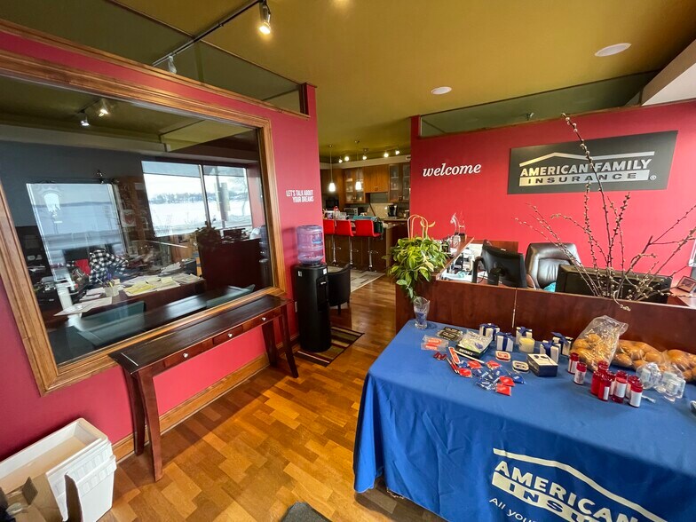 More Photos Of 4030-4032 Shoreline Dr, Spring Park Storefront Retail Office For Lease