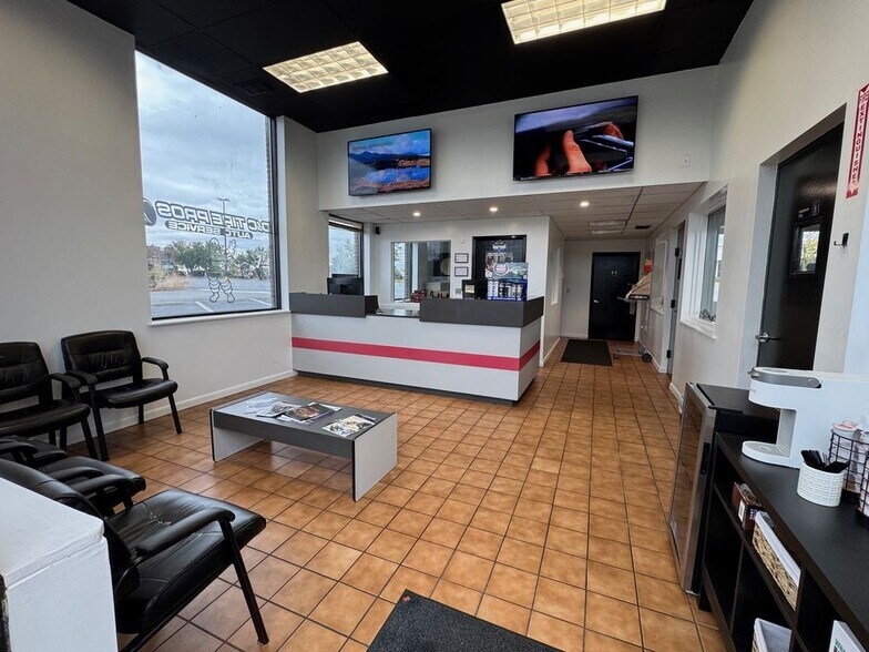 More Photos Of 3632 Satellite Blvd, Duluth Auto Repair For Sale